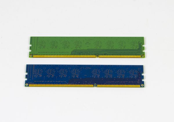 Оперативна пам'ять DDR3 1 Gb (KTW149-ELF / HMT112U6TFR8C-H9) - Зображення 2
