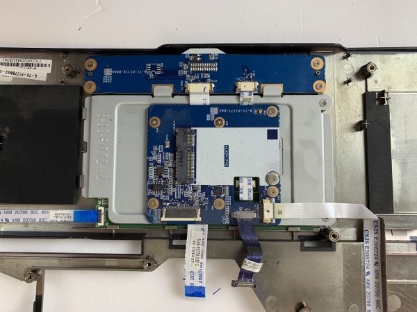 Верхня кришка корпусу CLEVO P177SM, P177SMA, P177SM1-A, P157SM, P157SMA (6-78-P177SMA2-020) - Зображення 3